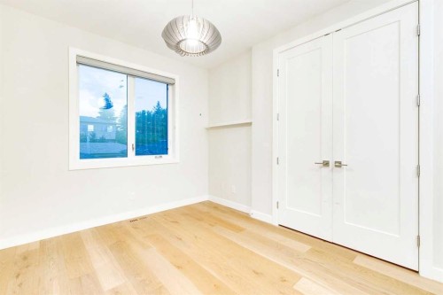 2039 44 Avenue Sw, Calgary, AB - Indoor Photo Showing Other Room
