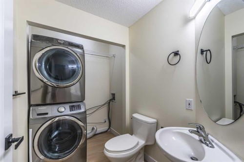 30 Somerside Manor Sw, Calgary, AB 