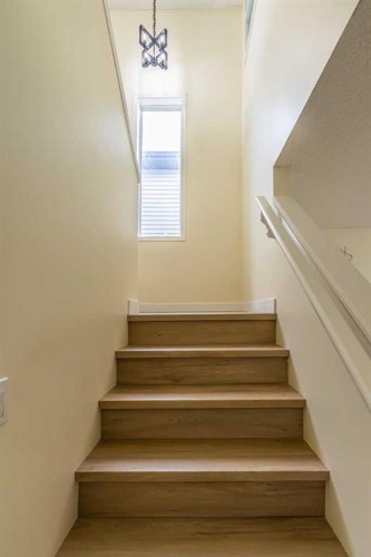 30 Somerside Manor Sw, Calgary, AB 
