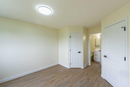 30 Somerside Manor Sw, Calgary, AB 