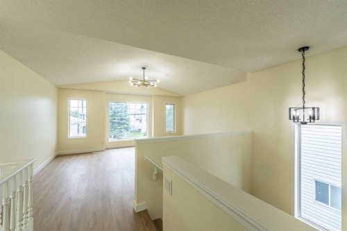 30 Somerside Manor Sw, Calgary, AB 
