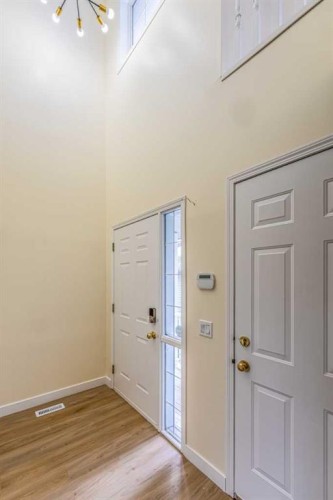 30 Somerside Manor Sw, Calgary, AB 