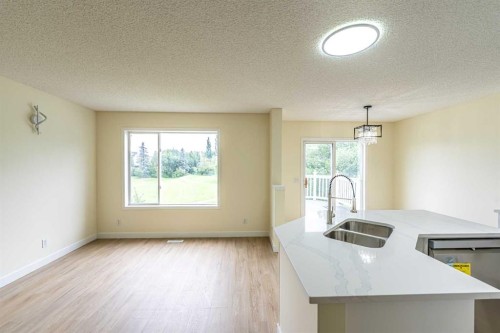 30 Somerside Manor Sw, Calgary, AB 