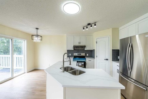 30 Somerside Manor Sw, Calgary, AB 