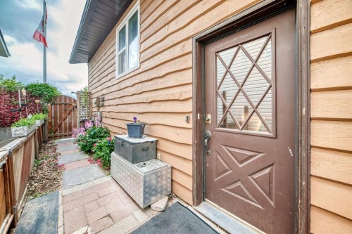 94 Elk Hill Se, Airdrie, AB 