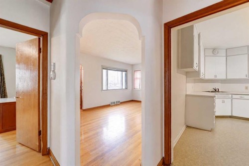1917 Mountview Crescent Ne, Calgary, AB - Indoor