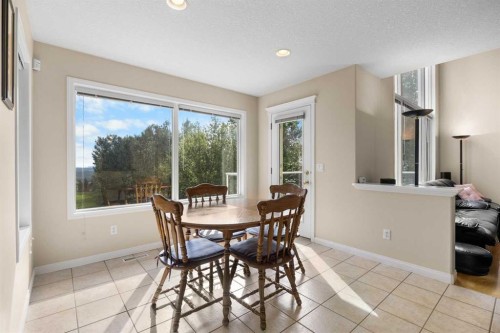 10413 Hamptons Boulevard Nw, Calgary, AB - Indoor Photo Showing Dining Room