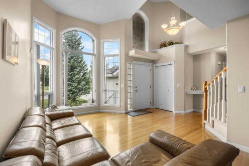 10413 Hamptons Boulevard Nw, Calgary, AB - Indoor Photo Showing Living Room