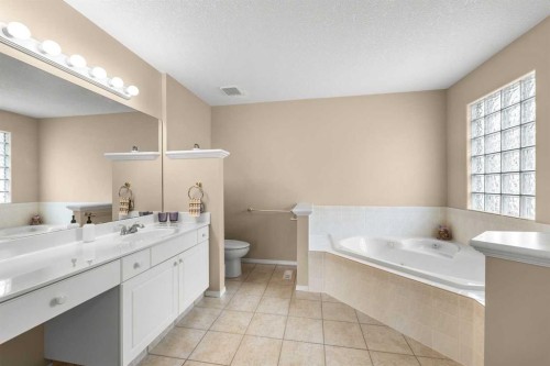 10413 Hamptons Boulevard Nw, Calgary, AB - Indoor Photo Showing Bathroom
