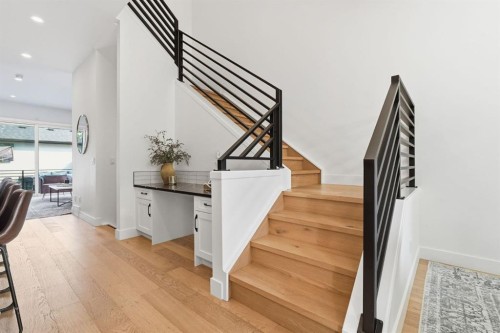 736 35 Street Nw, Calgary, AB - Indoor Photo Showing Other Room