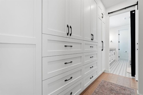 736 35 Street Nw, Calgary, AB - Indoor Photo Showing Other Room