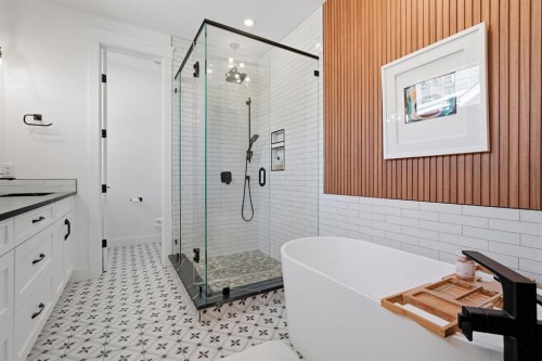 736 35 Street Nw, Calgary, AB - Indoor