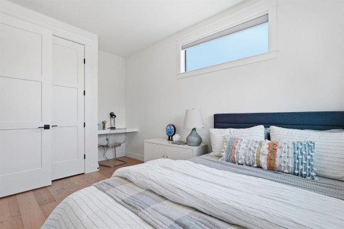 736 35 Street Nw, Calgary, AB - Indoor Photo Showing Bedroom