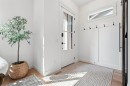 736 35 Street Nw, Calgary, AB  - Indoor Photo Showing Other Room 