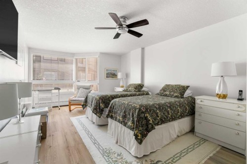 207-2425 90 Avenue Sw, Calgary, AB - Indoor Photo Showing Bedroom