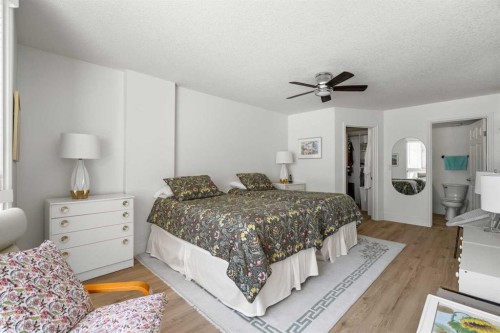 207-2425 90 Avenue Sw, Calgary, AB - Indoor Photo Showing Bedroom