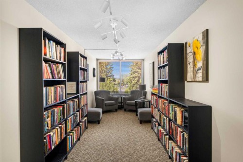 207-2425 90 Avenue Sw, Calgary, AB - Indoor Photo Showing Other Room