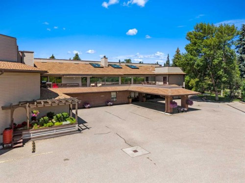 207-2425 90 Avenue Sw, Calgary, AB - Outdoor