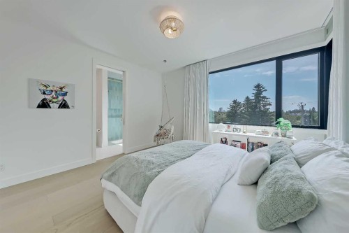 159 Rosery Drive Nw, Calgary, AB - Indoor Photo Showing Bedroom