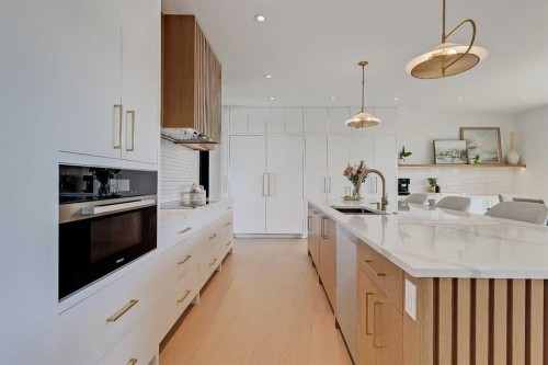 159 Rosery Drive Nw, Calgary, AB - Indoor Photo Showing Kitchen With Upgraded Kitchen