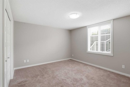 550 Mckenzie Towne Close Se, Calgary, AB - Indoor Photo Showing Other Room