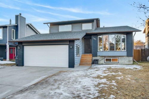 303 Woodside Place, Okotoks, AB - Outdoor