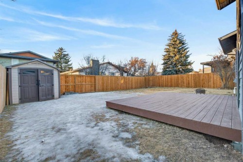 303 Woodside Place, Okotoks, AB - Outdoor