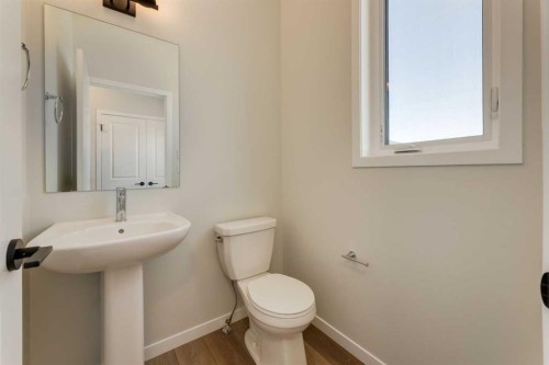 32 Ellen Lane, Crossfield, AB - Indoor Photo Showing Bathroom