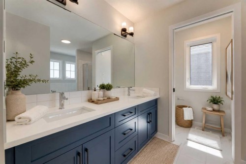 32 Ellen Lane, Crossfield, AB - Indoor Photo Showing Bathroom
