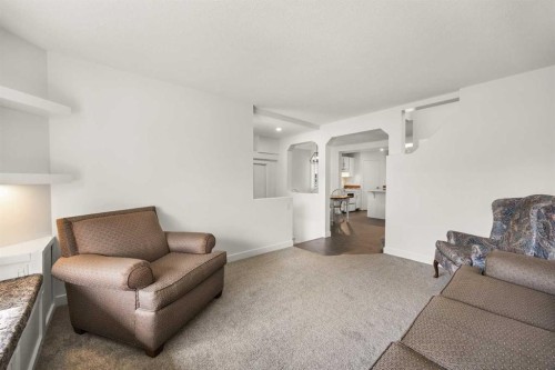 223 Coventry Road Ne, Calgary, AB - Indoor