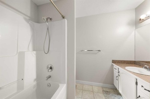223 Coventry Road Ne, Calgary, AB - Indoor Photo Showing Bathroom