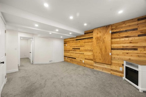 223 Coventry Road Ne, Calgary, AB - Indoor