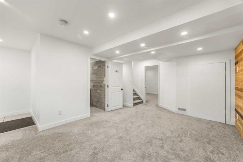 223 Coventry Road Ne, Calgary, AB - Indoor Photo Showing Other Room