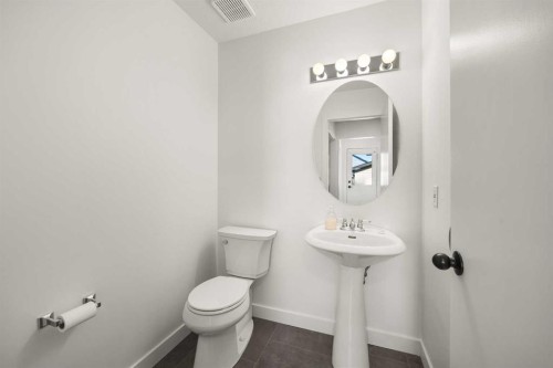 223 Coventry Road Ne, Calgary, AB - Indoor Photo Showing Bathroom