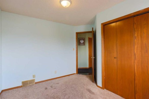 89 Athabasca Crescent, Crossfield, AB - Indoor Photo Showing Other Room