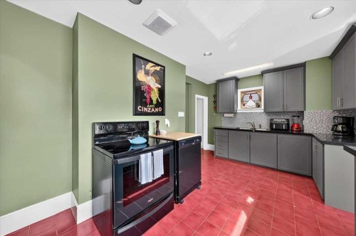 2410 16 Street Sw, Calgary, AB - Indoor Photo Showing Kitchen