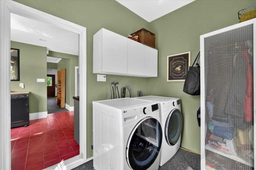 2410 16 Street Sw, Calgary, AB - Indoor Photo Showing Laundry Room
