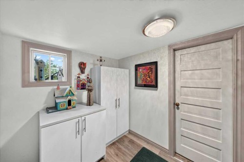2410 16 Street Sw, Calgary, AB - Indoor Photo Showing Other Room