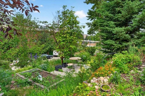 2410 16 Street Sw, Calgary, AB - Outdoor