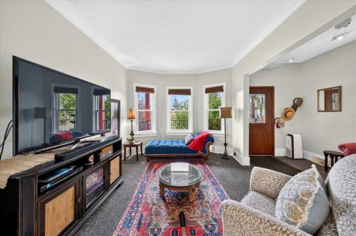 2410 16 Street Sw, Calgary, AB - Indoor Photo Showing Living Room
