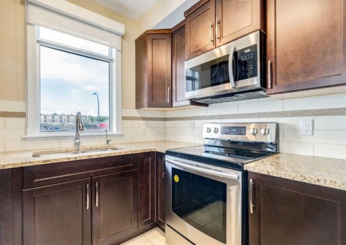 408-32 Varsity Estates Circle Nw, Calgary, AB - Indoor Photo Showing Kitchen