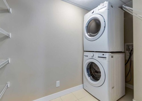 408-32 Varsity Estates Circle Nw, Calgary, AB - Indoor Photo Showing Laundry Room