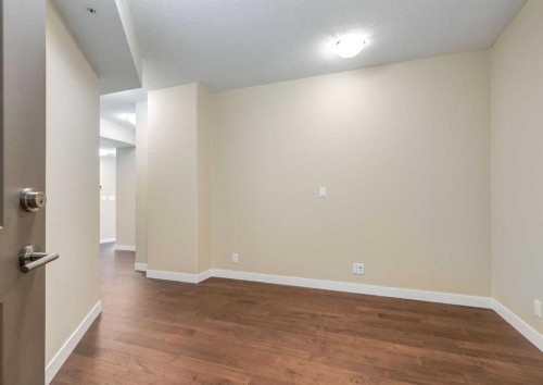 408-32 Varsity Estates Circle Nw, Calgary, AB - Indoor Photo Showing Other Room