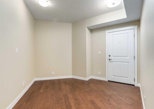408-32 Varsity Estates Circle Nw, Calgary, AB - Indoor Photo Showing Other Room