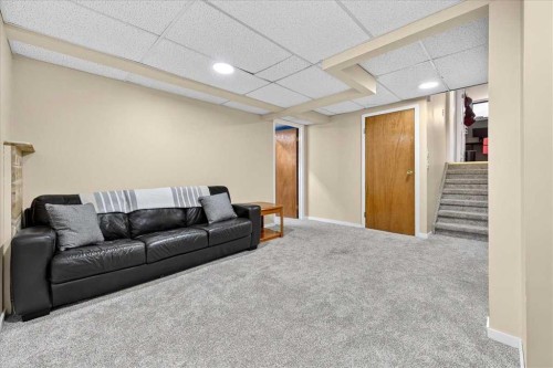 172 Whitehaven Road Ne, Calgary, AB 
