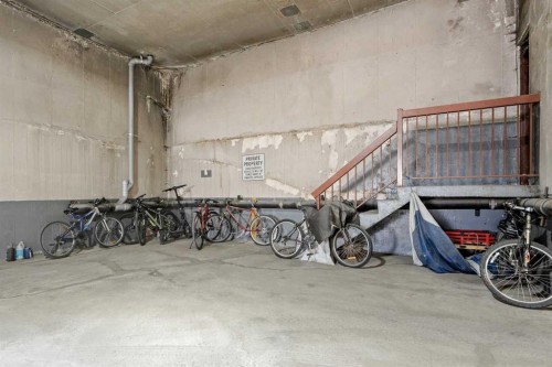 403-222 5 Avenue Ne, Calgary, AB - Indoor Photo Showing Garage
