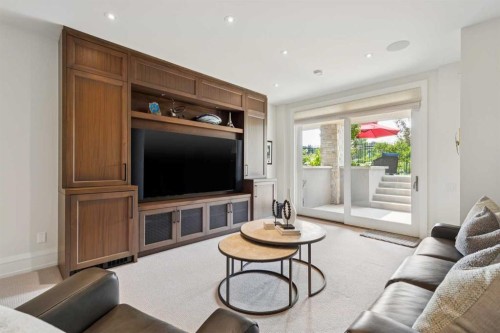 67 Aspen Ridge Square Sw, Calgary, AB - Indoor Photo Showing Living Room