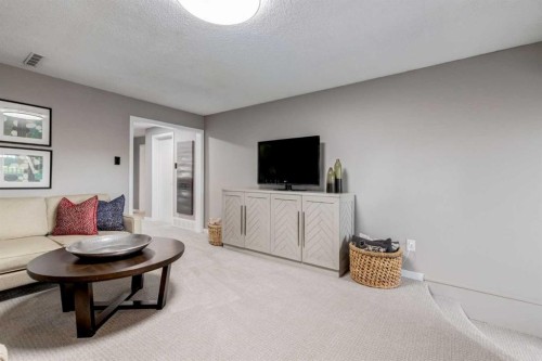 2031 30 Avenue Sw, Calgary, AB 