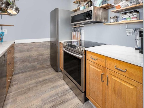 5-93 Grier Place Ne, Calgary, AB - Indoor Photo Showing Kitchen
