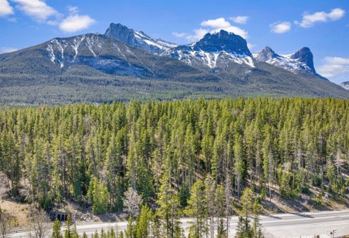 146 Cairns Landing, Canmore, AB 